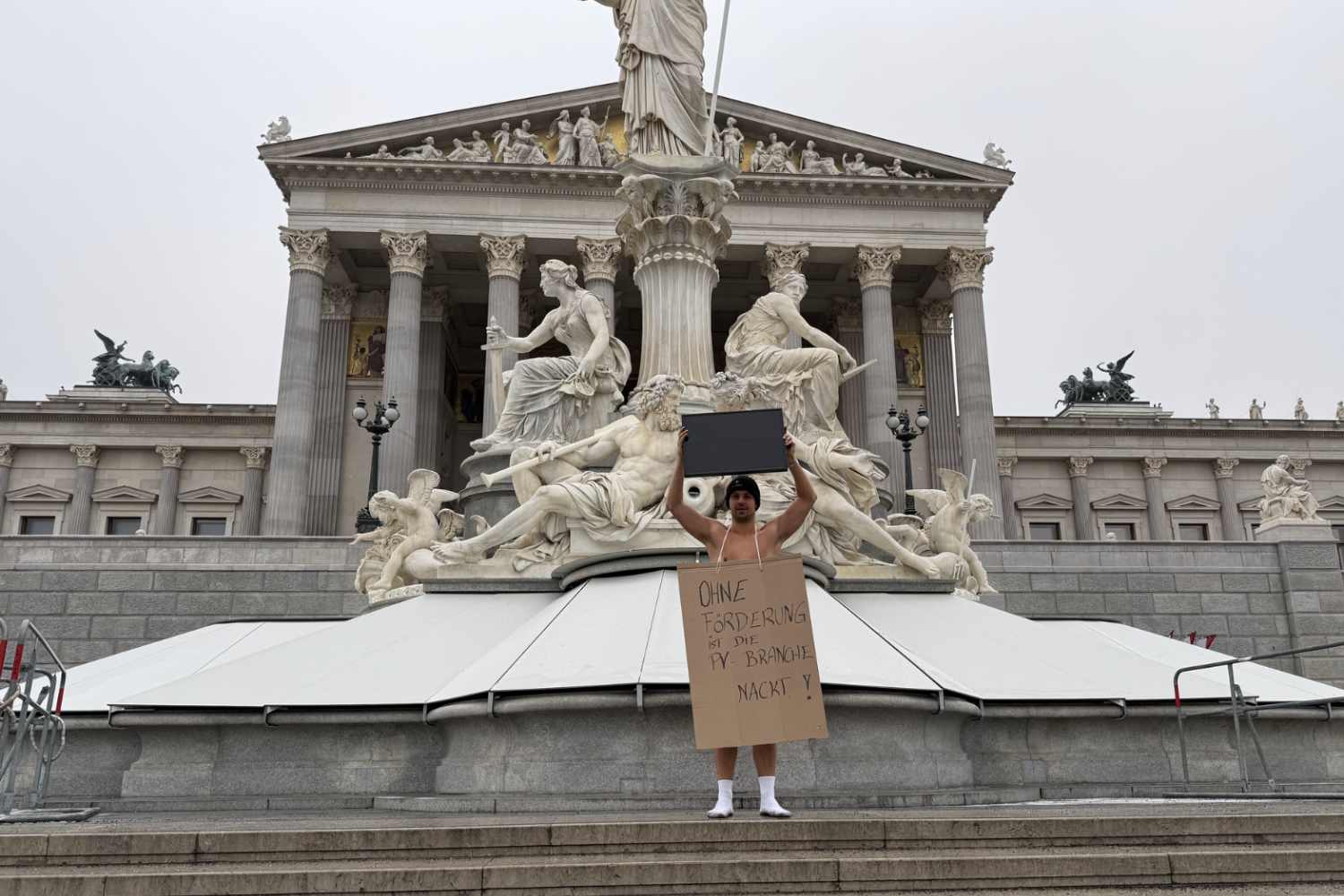 Protesta nudo fotovoltaico