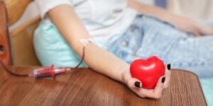 Blood emergency in Lazio, supplies decreasing in hospitals: who can donate and where to do it (not only in Rome)