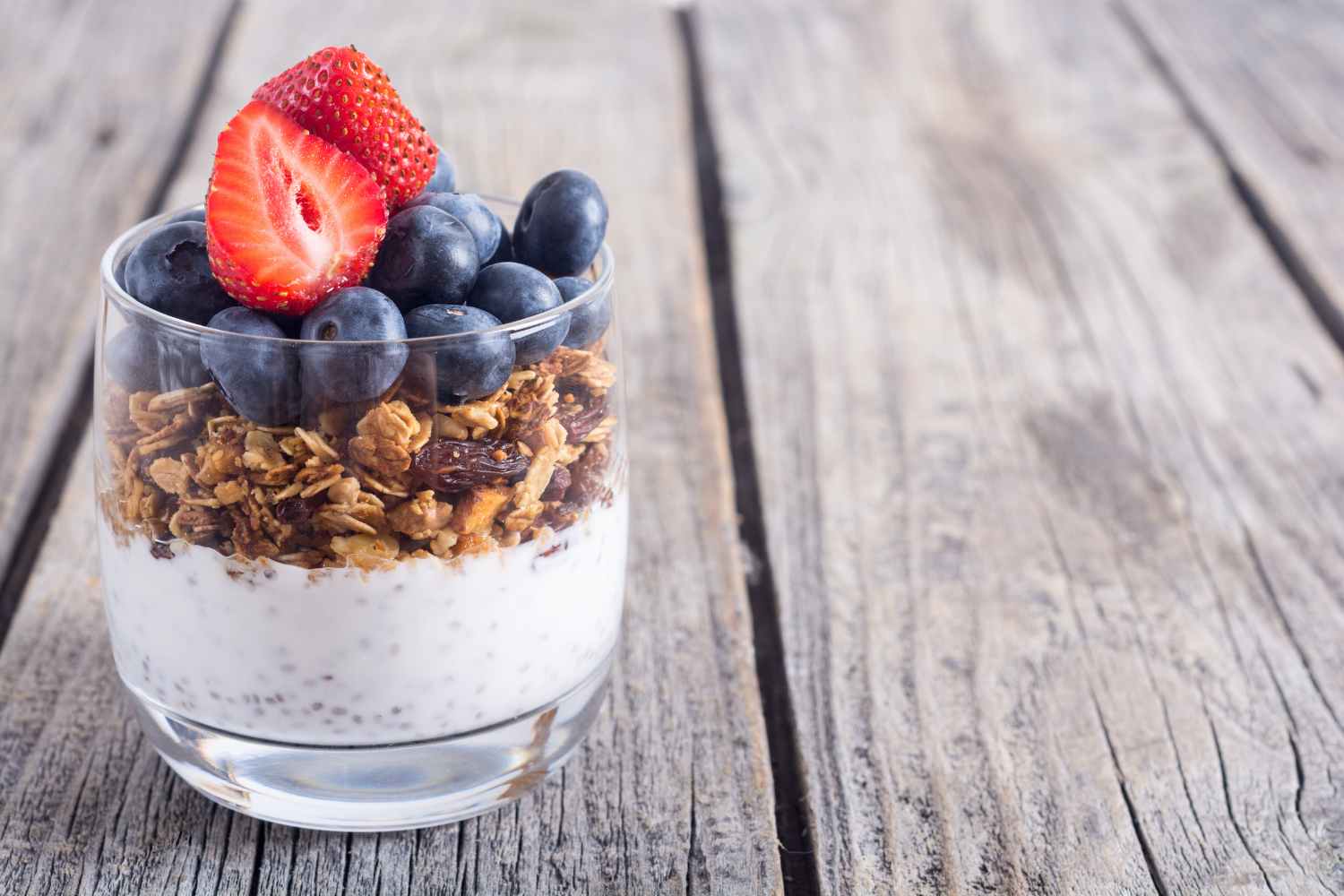 Vegetable yogurt with fruit and granola