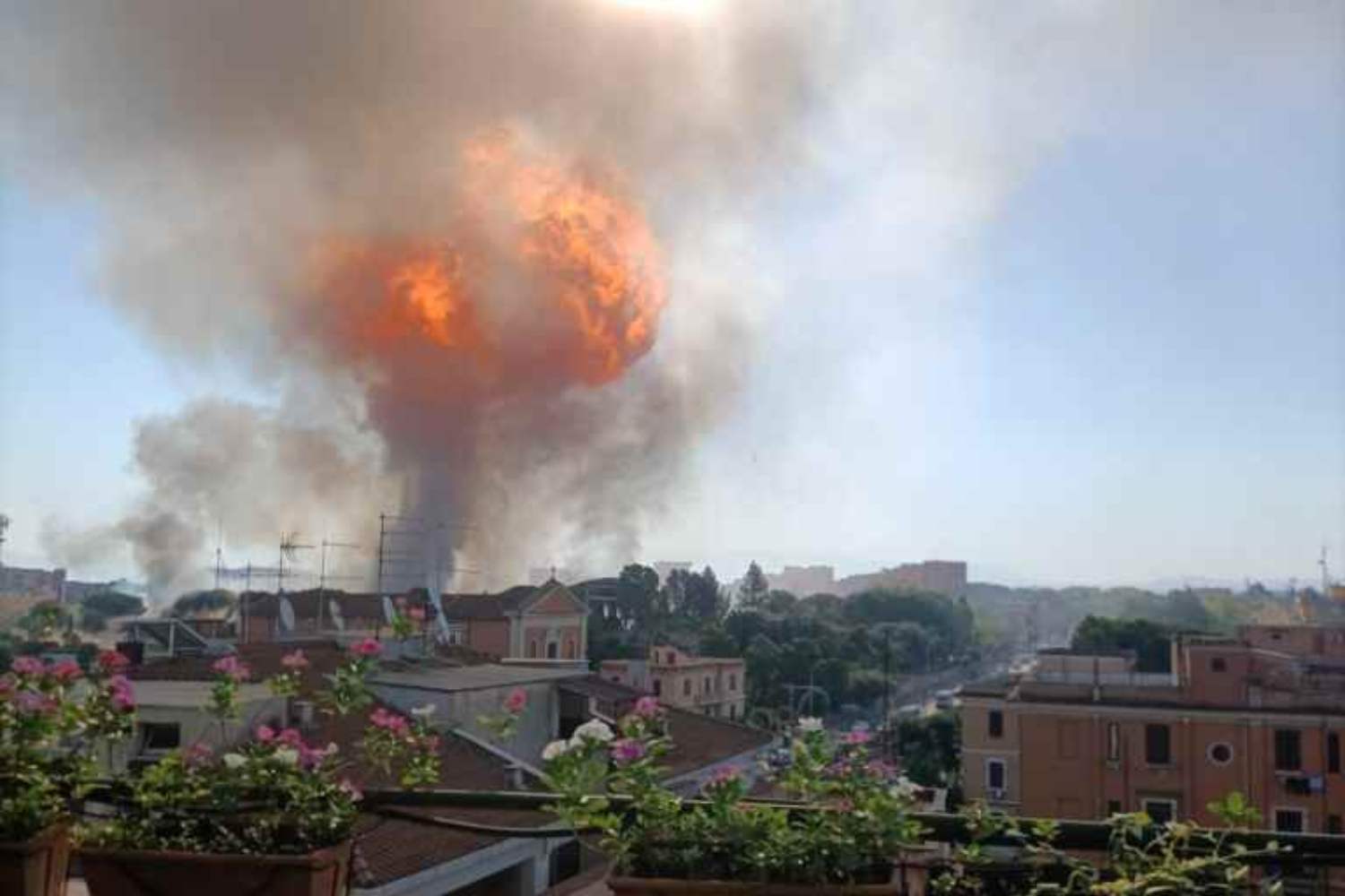 esplosione gpl roma