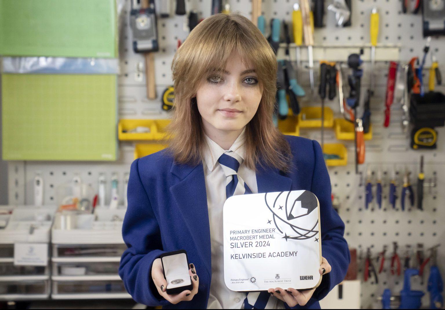 At just 12 years old invents a solar energy blanket for the homeless (and is rewarded by Time among the girls of the year)