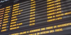 General strike on October 30, public transport stoppage postponed (but protest continues): what you need to know