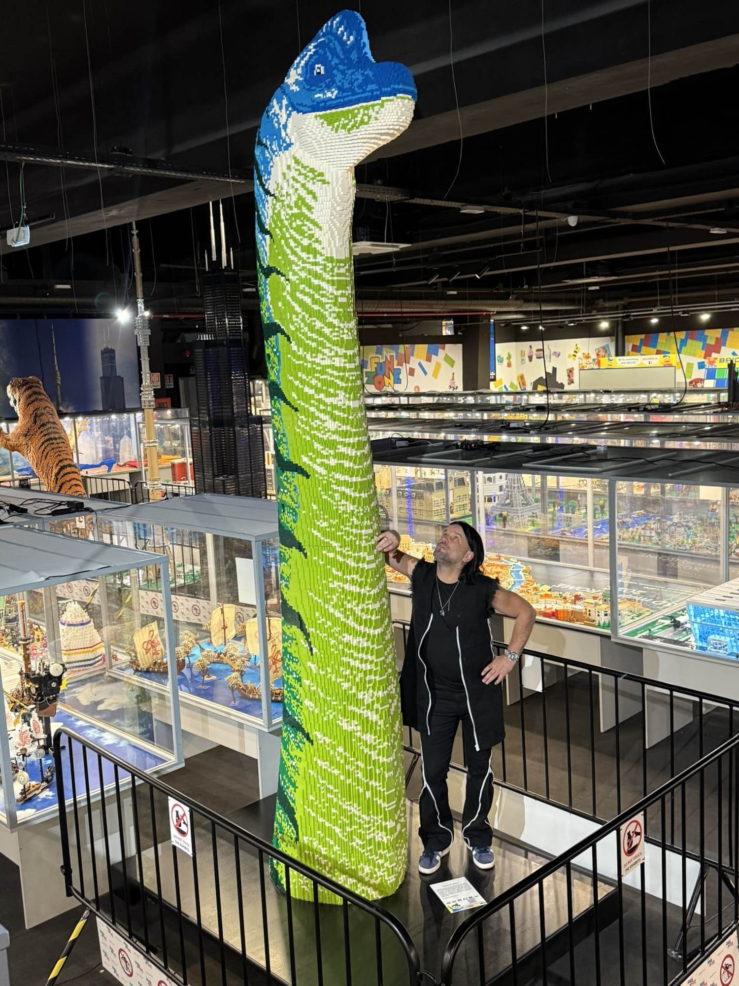 Show LEGO HISTORICAL CENTER ROME