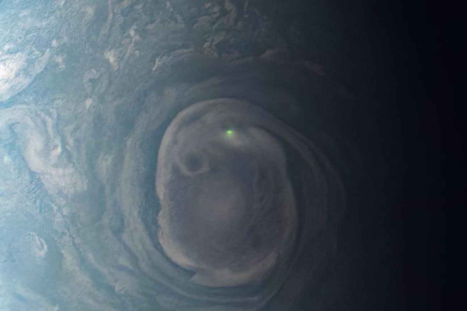 bagliore su Giove