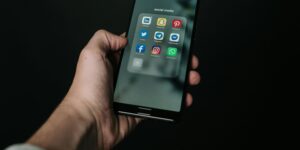 Australia wants to allow users to deactivate social algorithms (giving them back control of content)