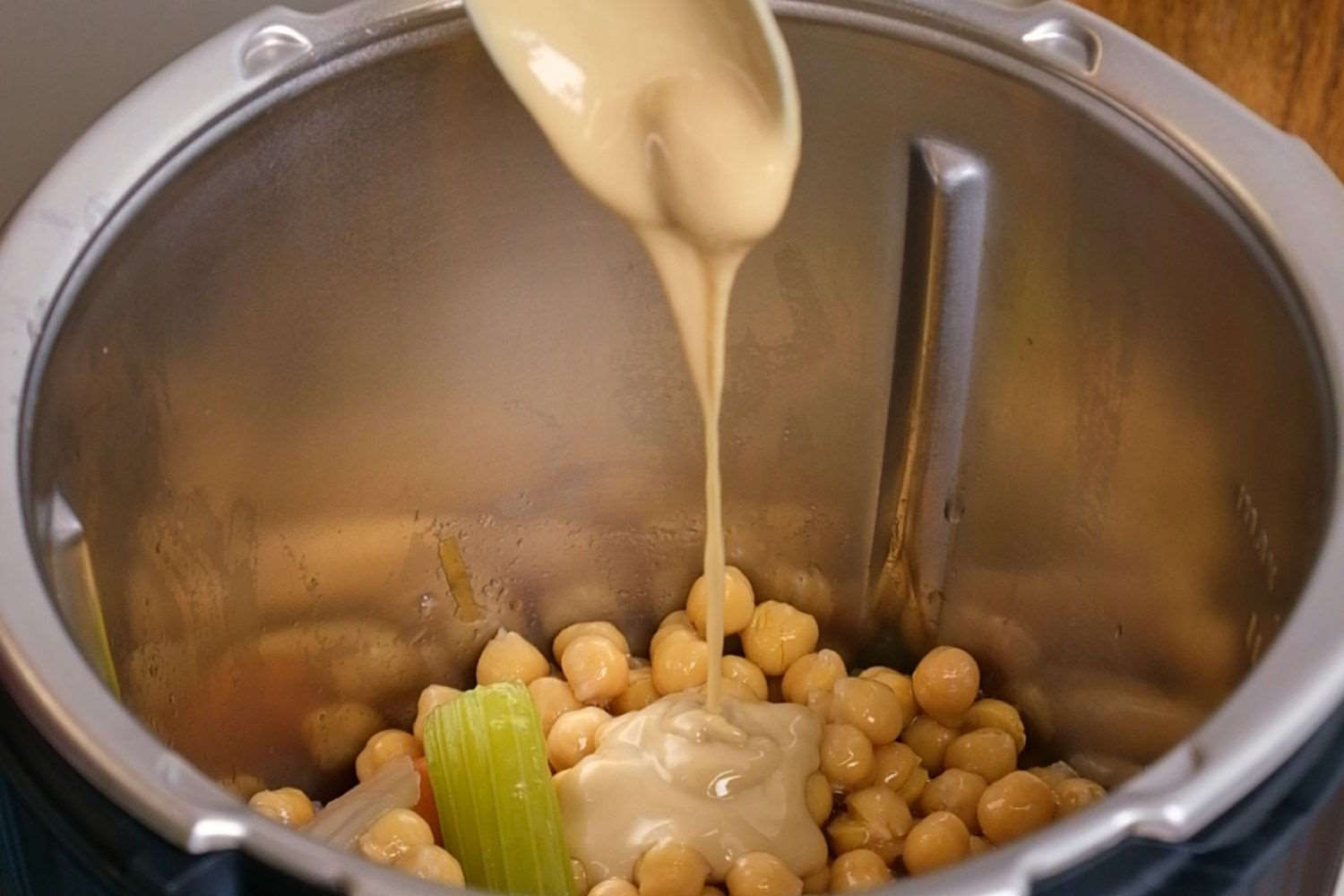 preparation 4 hummus by thermomix