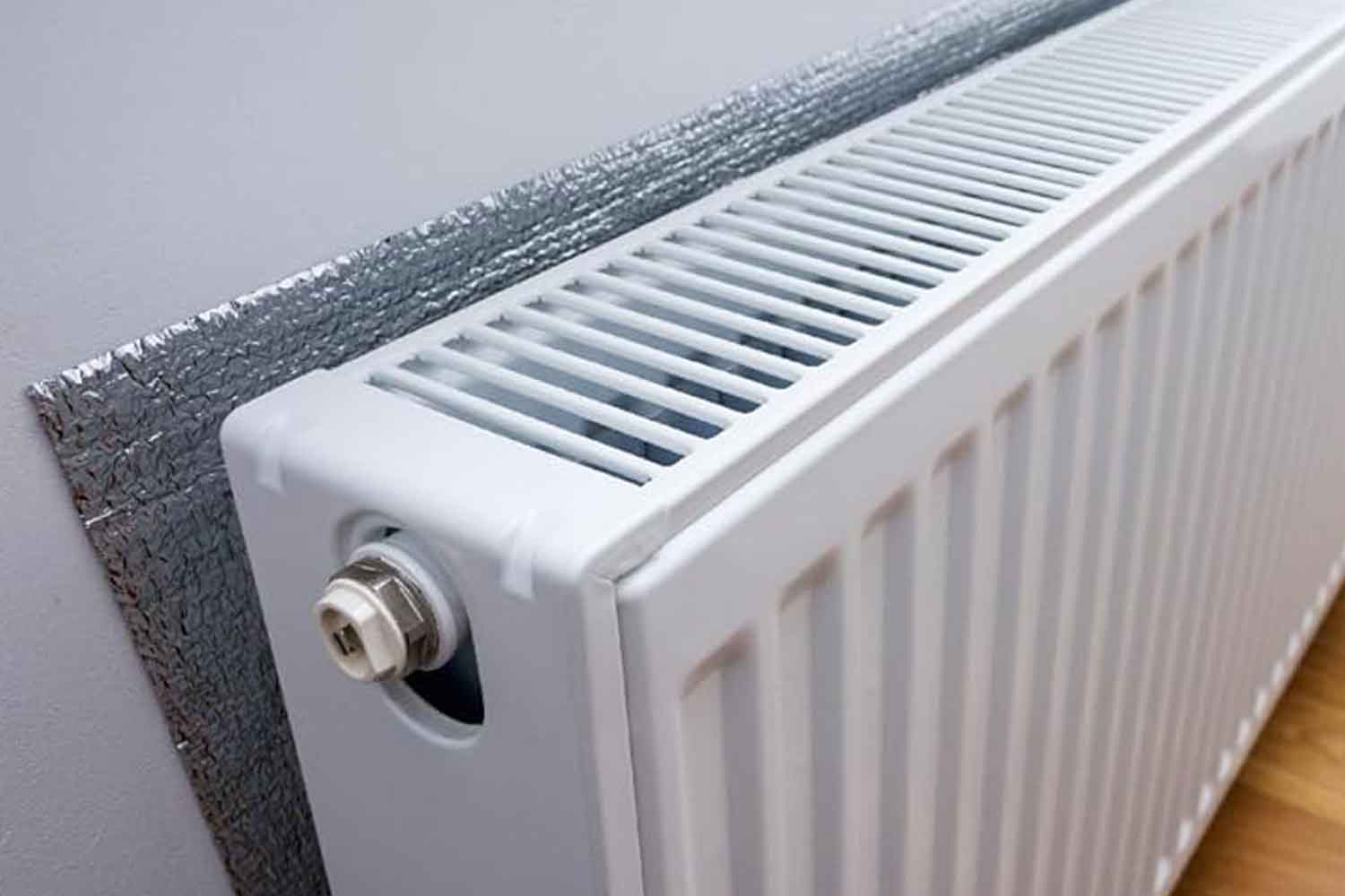 pannello termoriflettente termosifone