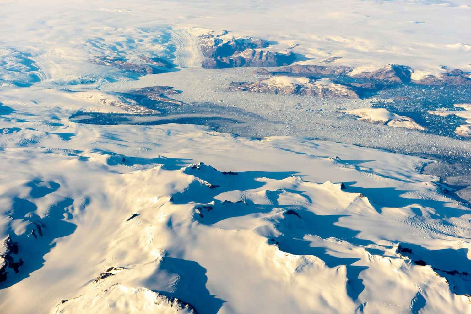 The Greenland ice dome that shouldn't have melted: the Prudhoe dome worries scientists