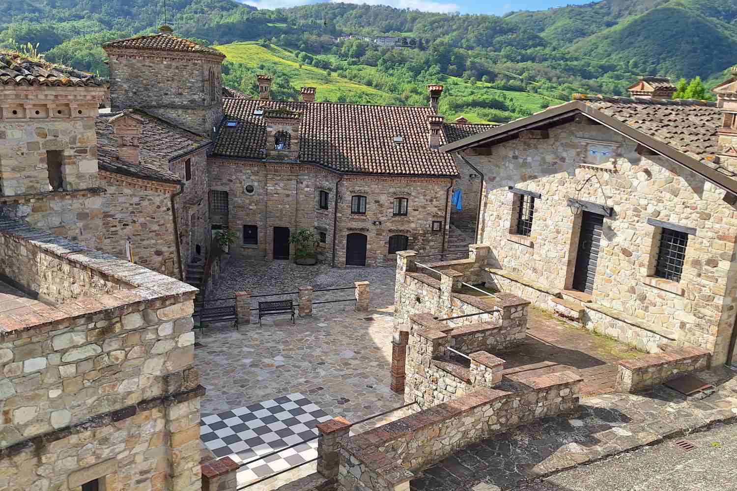 In the medieval village of Votigno di Canossa I found a mini-Tibet: a journey into the Buddhist spirit of the Apennines