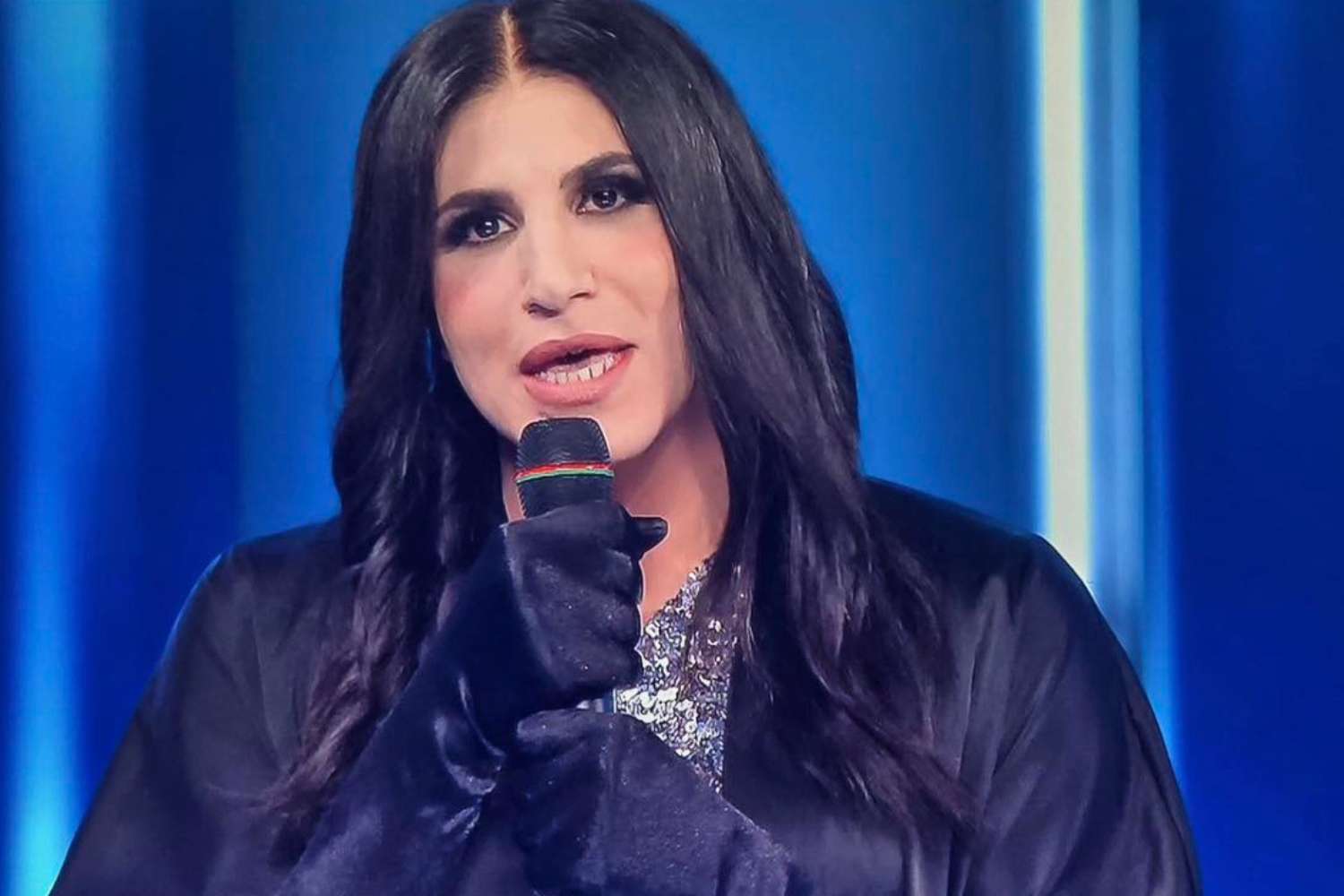 Who is Vincenzo De Lucia, the Laura Pausini impersonator at Sanremo 2026: his career and the icons of Italian TV he has played