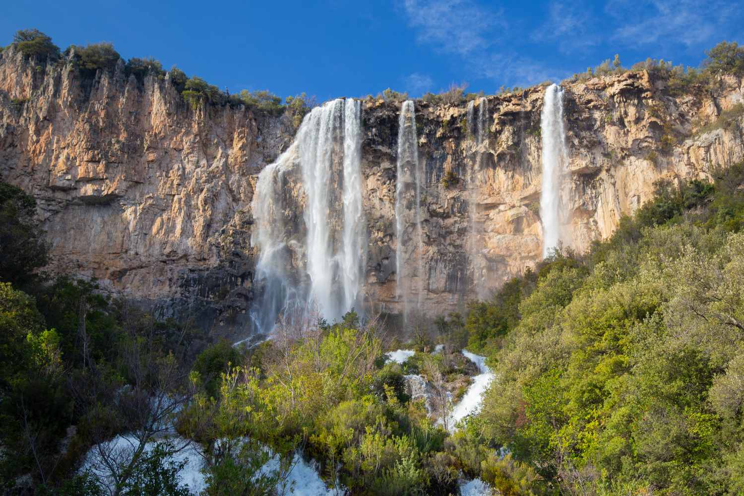 lequarci waterfalls 2