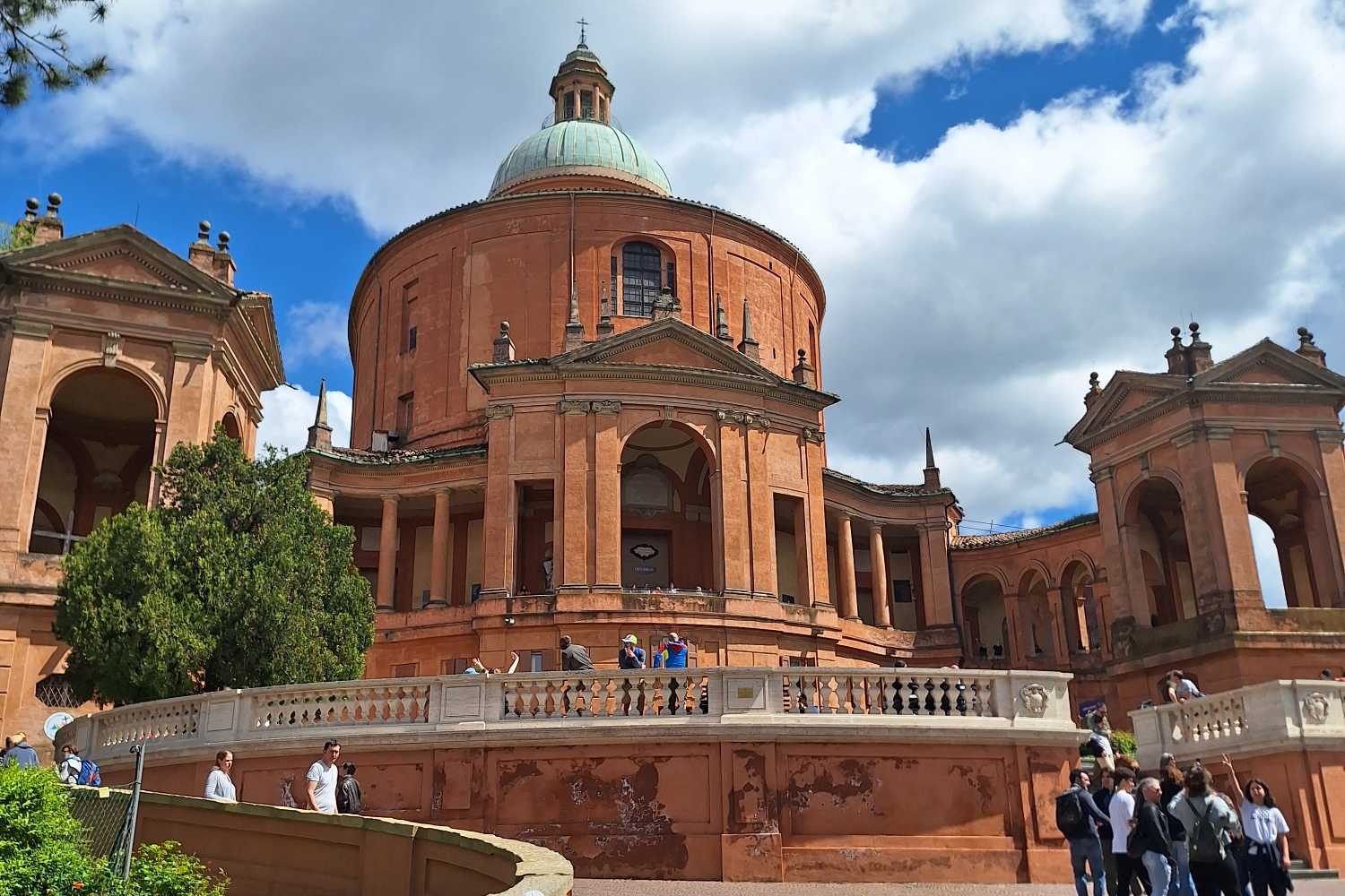 I walked up to San Luca from the center of Bologna and I'll tell you why it's an experience to do at least once in your life