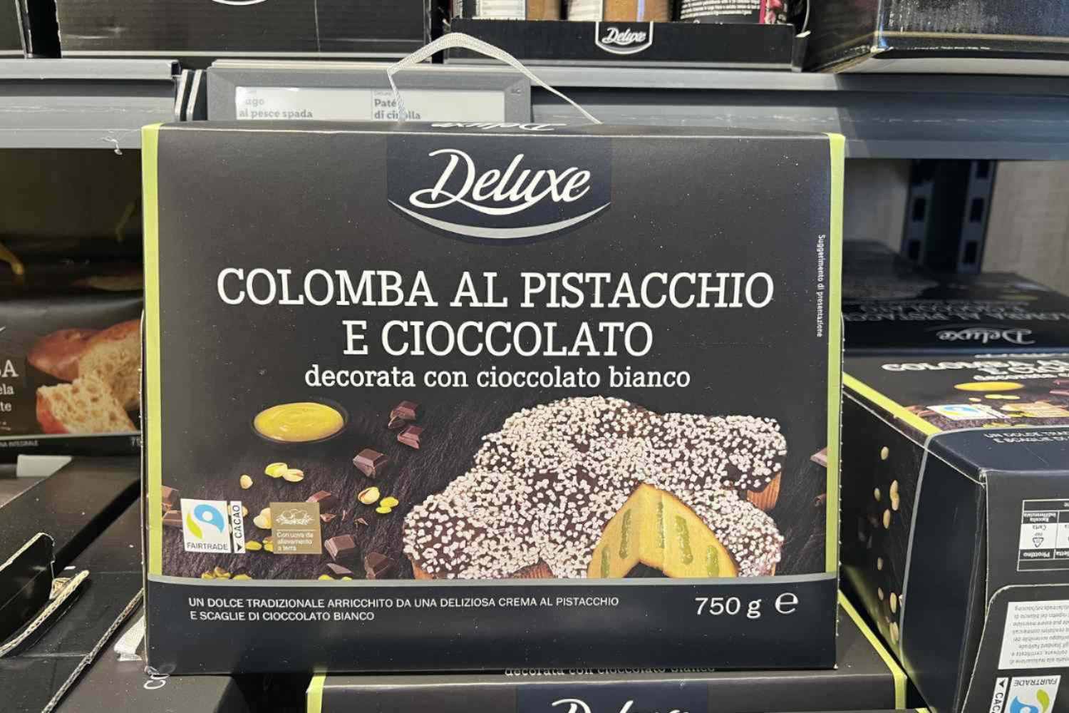 nuova colomba Deluxe Lidl con pistacchio e cioccolato bianco