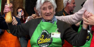 World Mortar Pesto Championship, Carla Pensa, 85, wins, beating almost 100 rivals
