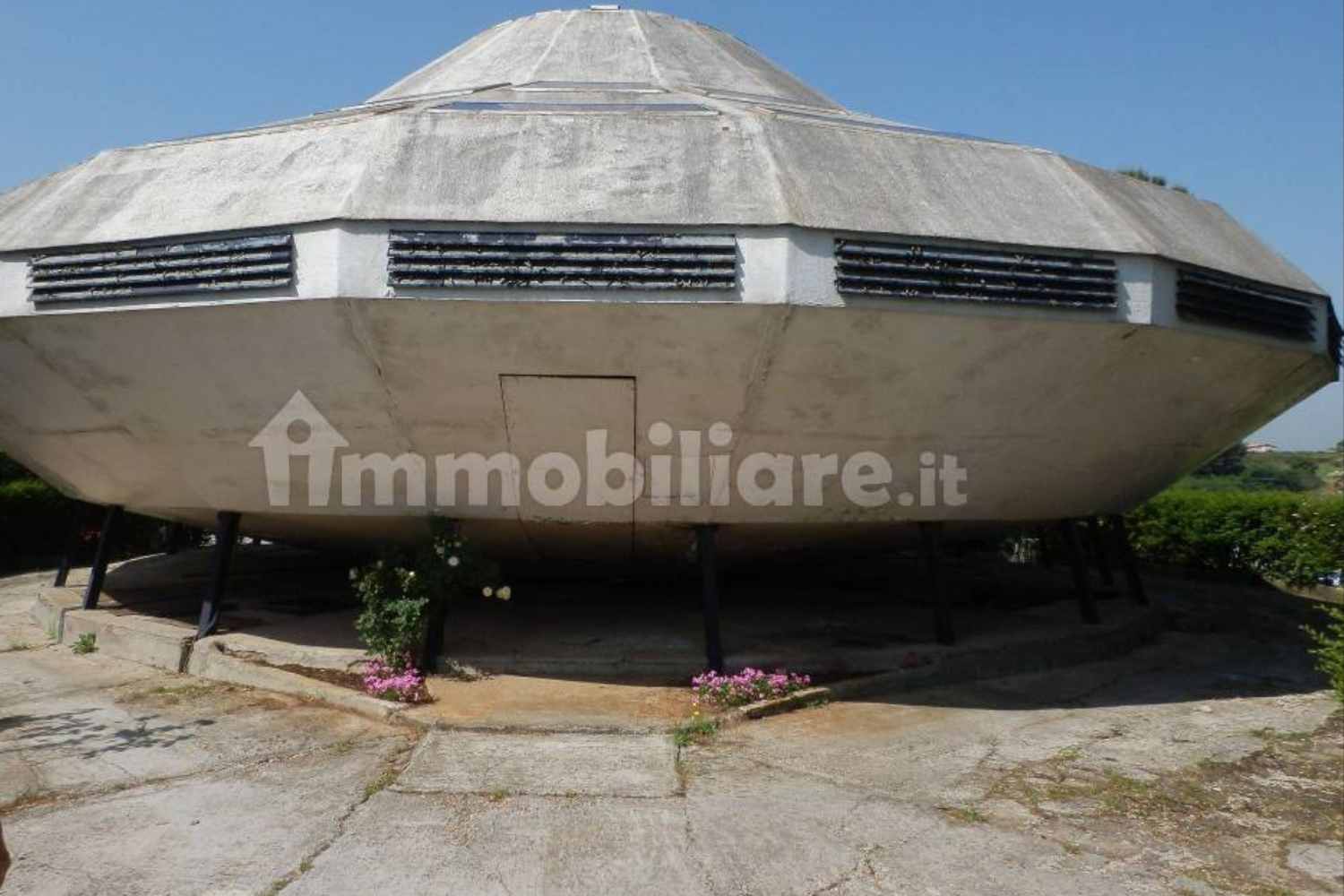 casa ufo roma