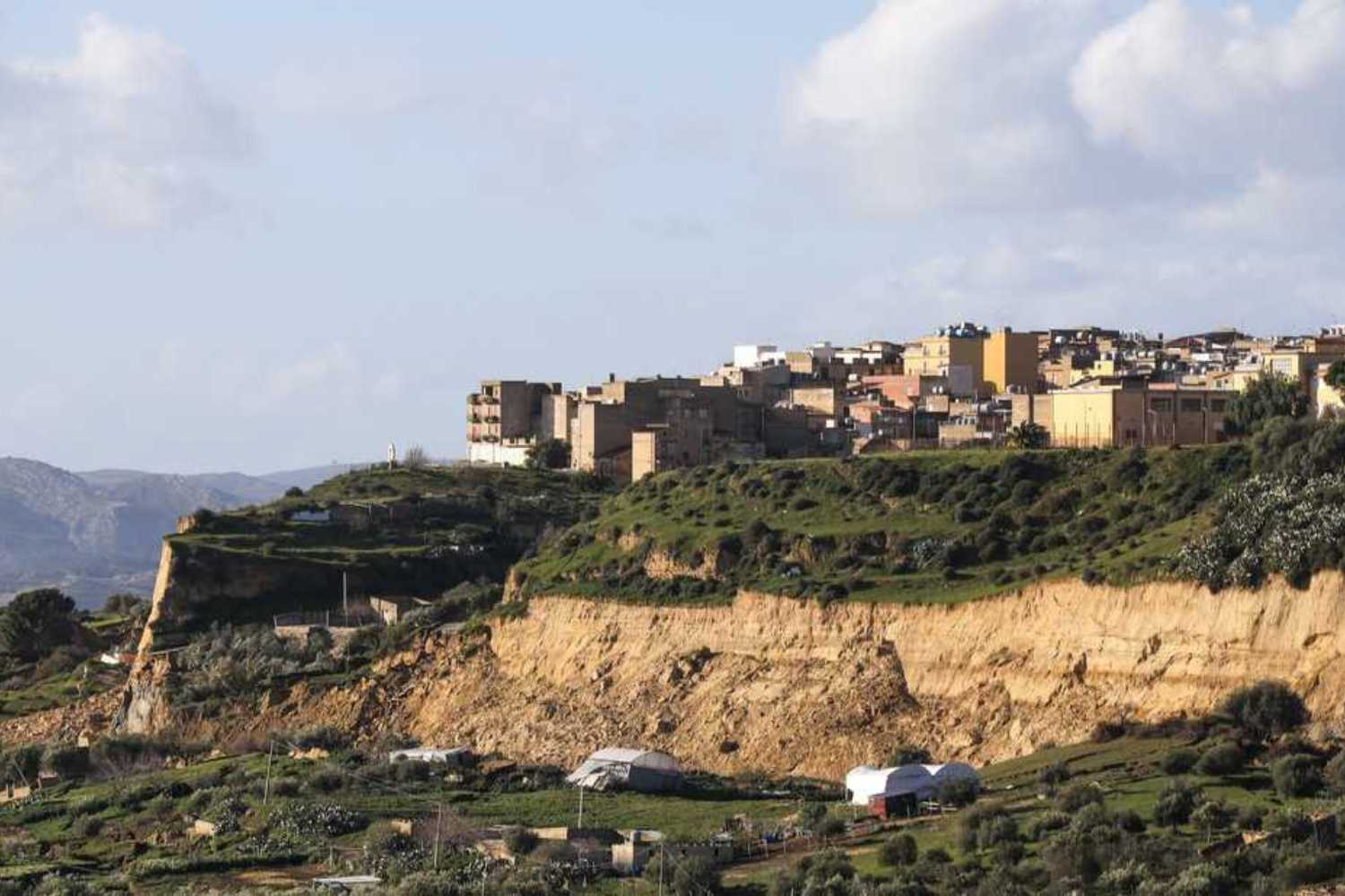 What future for Niscemi (and Muos)? Europe's largest landslide won't stop: what the new report says