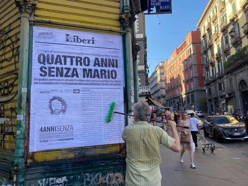 newsstands Naples