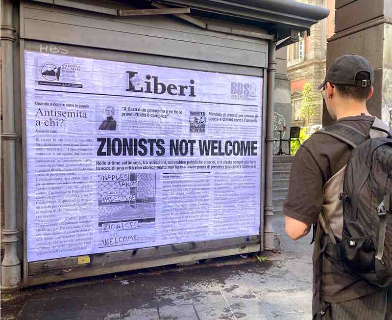 newsstands Naples