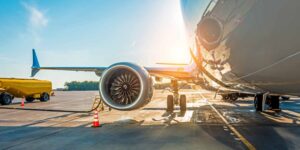 The protest of the hauliers leaves the airports of the South without kerosene: from Naples to Crotone, the airports at risk