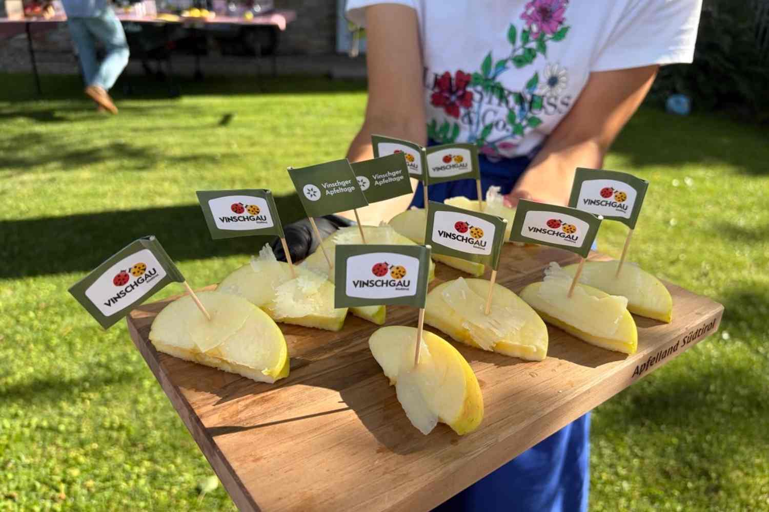 Val Venosta apple tasting
