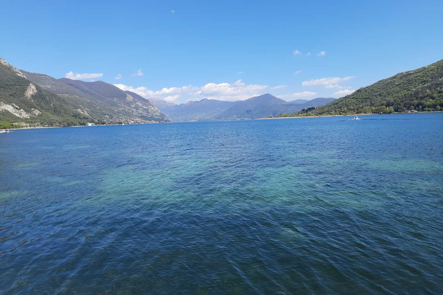 I'll take you with me on a weekend on Lake Iseo, to discover the most beautiful villages (and a cycle path overlooking the water with breathtaking views)