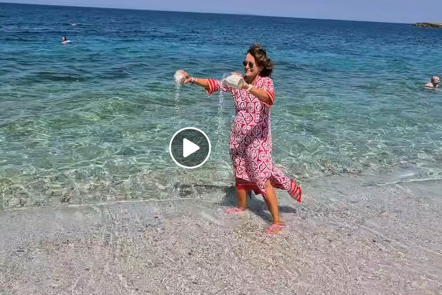 40 kilograms of sand have returned to Is Arustas beach, a gesture of respect towards a splendid area