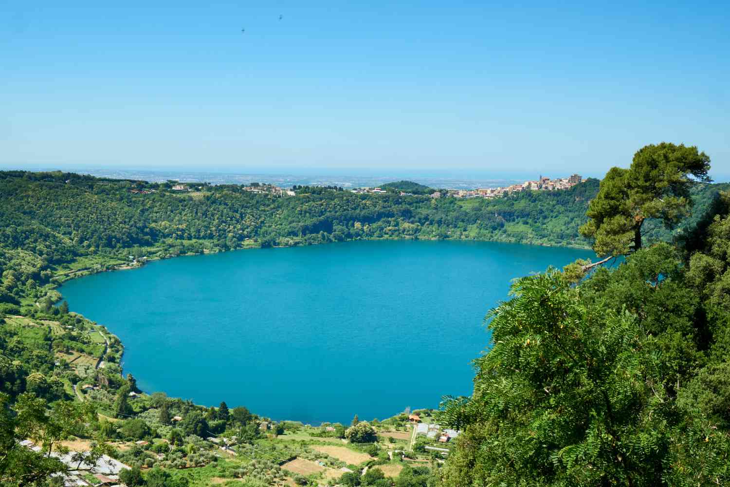 lake of nemi