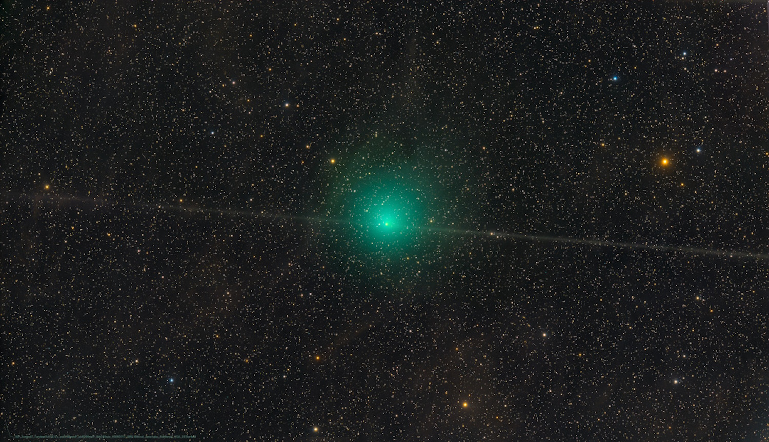 Stunning comet in the July sky, last call, let's not miss it!