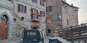 I’ve been to Bolsena and I’ll explain what to visit in the beautiful medieval jewel of Tuscia (on the other side of the lake)
