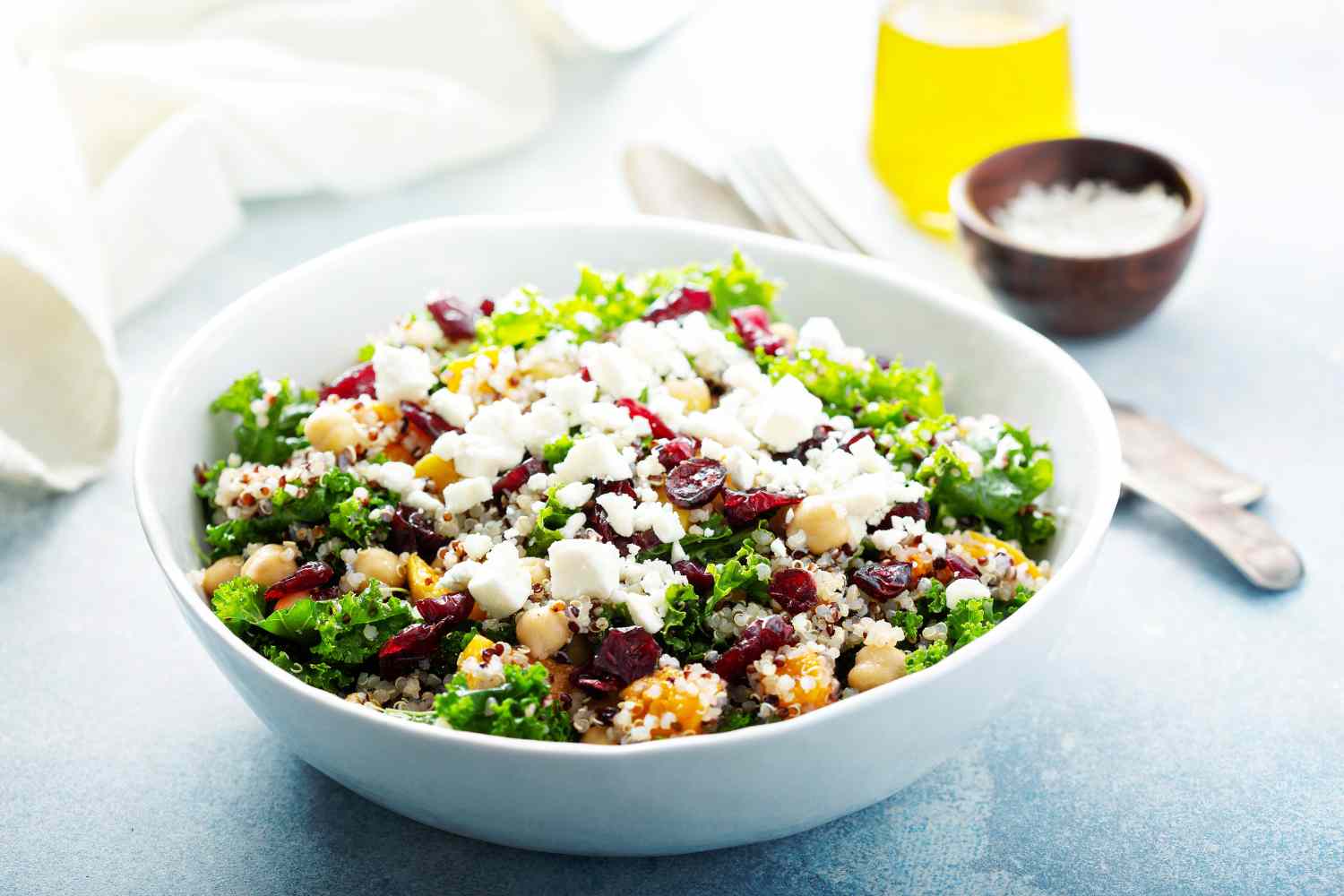Protein salad with chickpeas, feta and fresh vegetables (1)