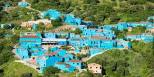 The Smurfs’ village really exists: it is located in Andalusia and it is all blue