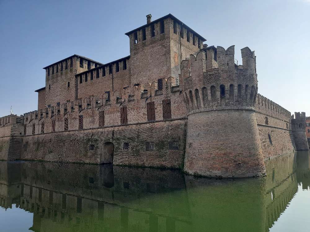 Fontanellato: I'll take you with me to the splendid medieval village with the castle suspended in the water