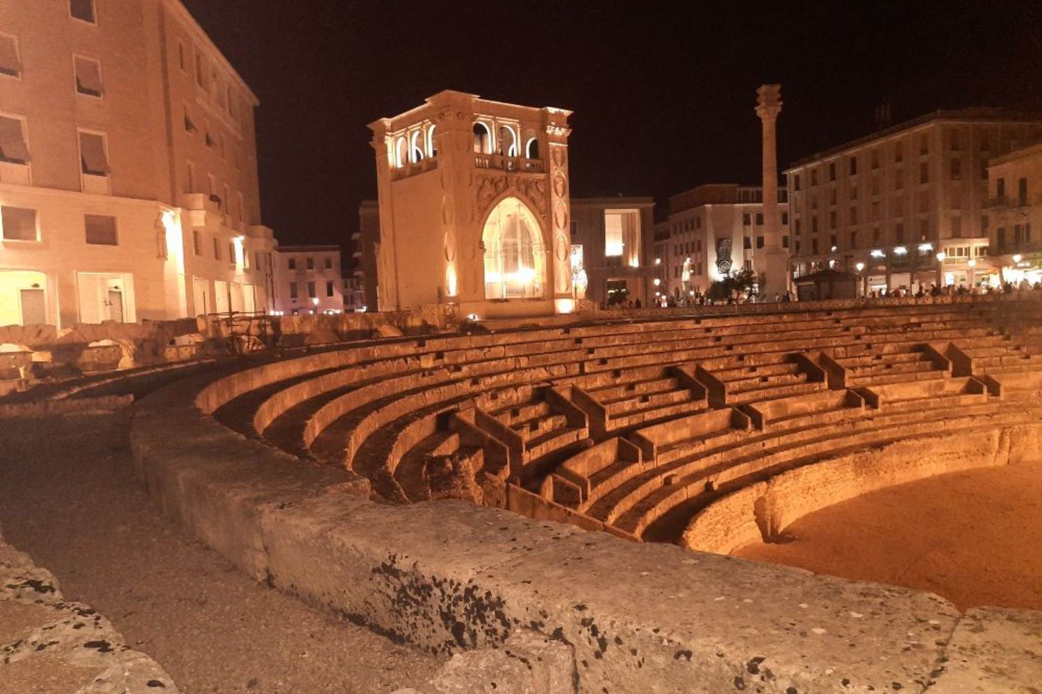 We spent an evening in Lecce and I'll take you with me to discover the secret wonders of the Baroque capital