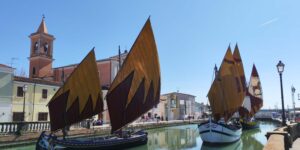 Cervia and Cesenatico, the twins of the Romagna coast: because you can’t miss the magnificent historic boats with enormous colored sails