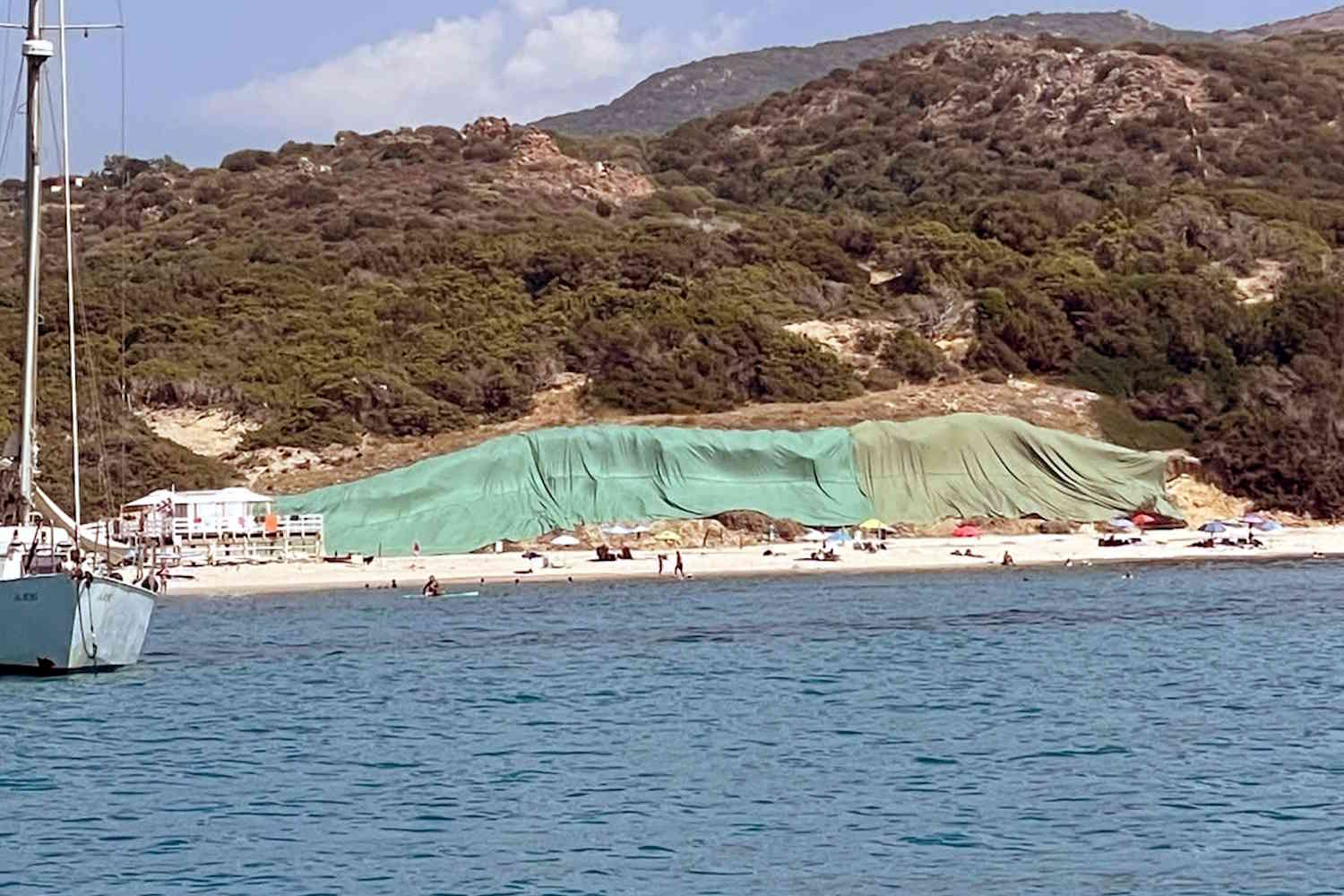 discarica spiaggia sardegna