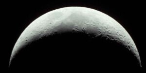 Eyes on the Moon tonight! After sunset the suggestive ashy light will be visible