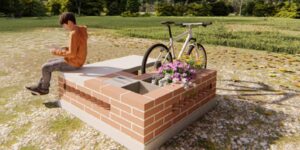 Four students from Vicenza design the solar bench that charges your cell phone and also accommodates your bike