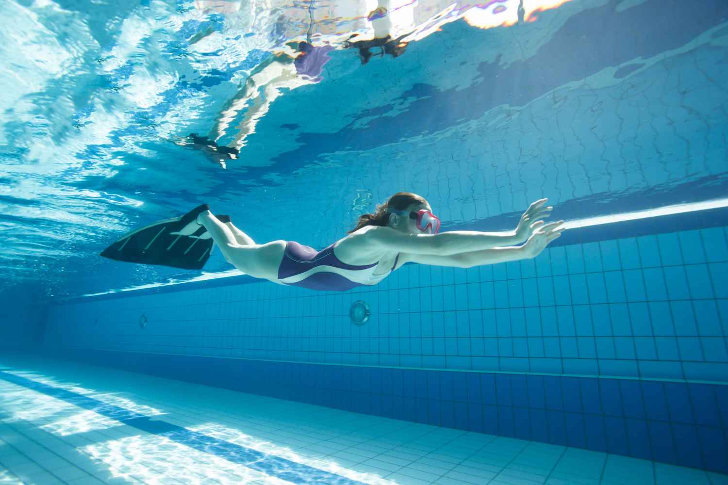 nuotare piscina