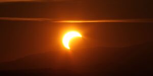 Get ready for the solar eclipse: what time will it be and the colander trick (if you don’t have protective glasses)