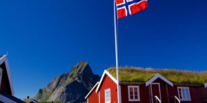 Norway for free: how to live in fjord houses looking after dogs and cats for the owner