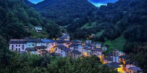 Ornica, the coolest Lombard village, where you can escape from the oven of Milan