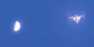 The ISS passes by Venus in broad daylight: the perfect shot that required weeks of calculations