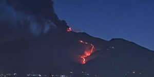 The eruption of Etna paralyzes tourism in Sicily: flights suspended at Catania and Comiso airports (and cancellations also in Malta)