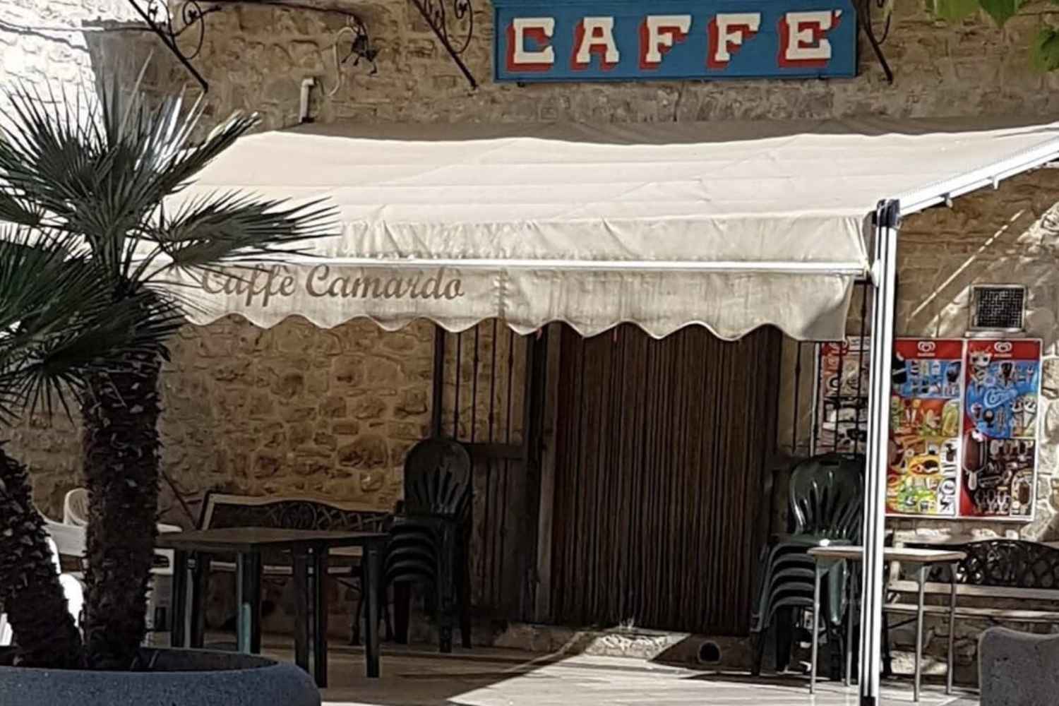 Caffè riapre