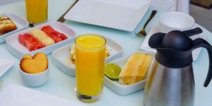 What time do you have breakfast and dinner? Here are the times that put you at greater risk of mortality according to this study