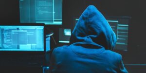 Revolut gave the data of hundreds of customers to hackers: how the scam with a fake PEC happened
