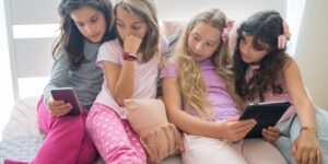 24 Hour Overnight Challenge, what is behind the social challenge that pushed the two girls from San Cataldo to hide for a night in a shop
