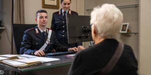 At 85 years old this “grandmother detective” foiled the third scam in two years (by organizing a trap for the gang of criminals)