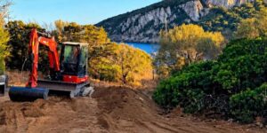 Bulldozers in the protected area of ​​Cala Moresca for Adam Sandler’s film: environmentalists’ protest explodes