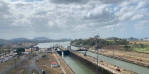Fewer ships in the Panama Canal: drought threatens one of the most important trade routes in the world (and El Niño has something to do with it)